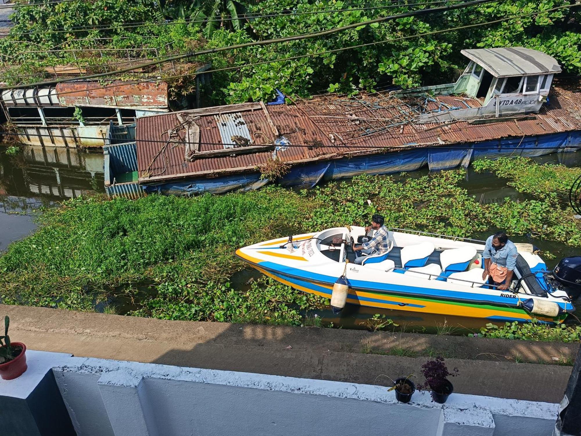 Paddy N Canal Homestay Alappuzha ภายนอก รูปภาพ