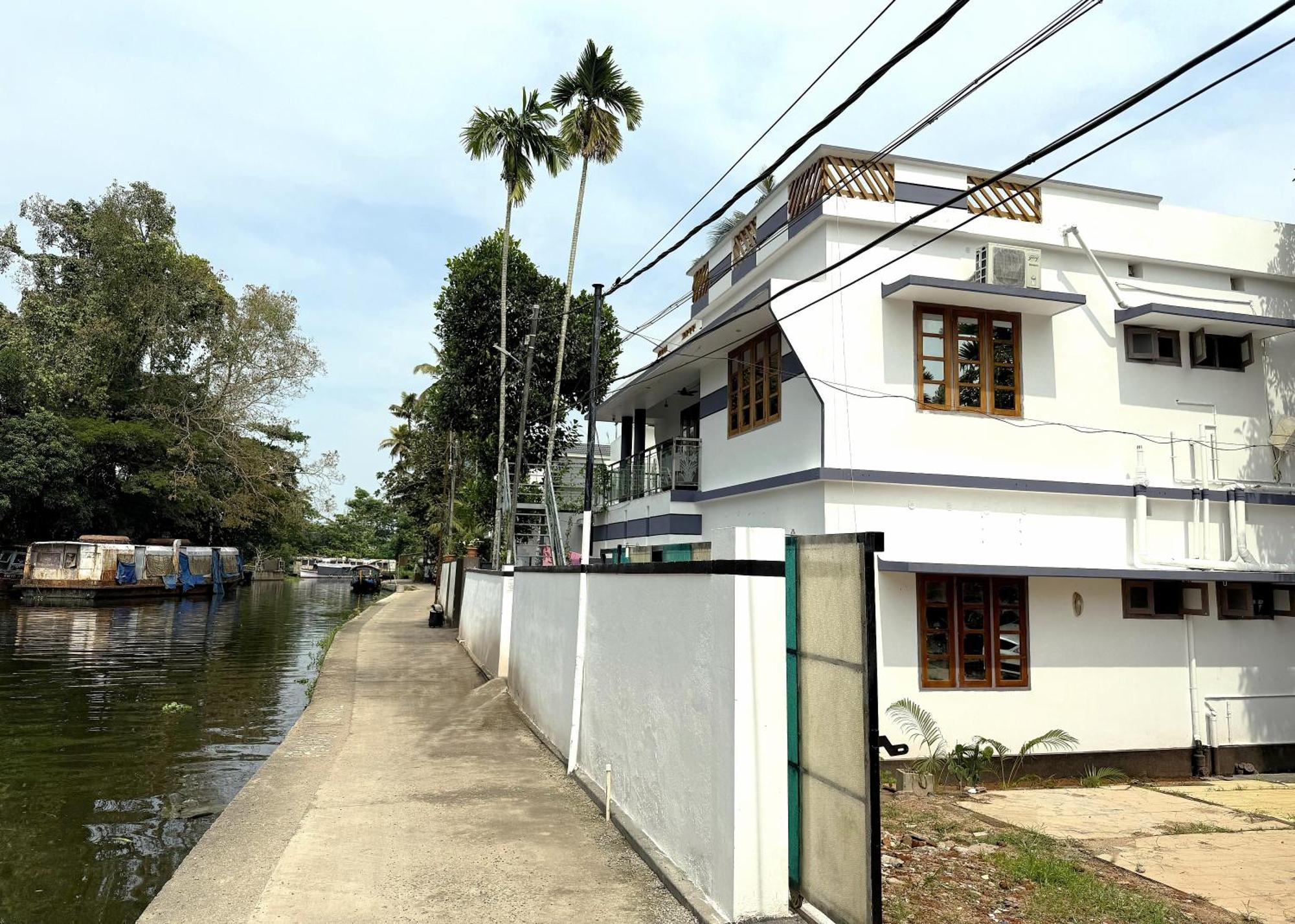 Paddy N Canal Homestay Alappuzha ภายนอก รูปภาพ